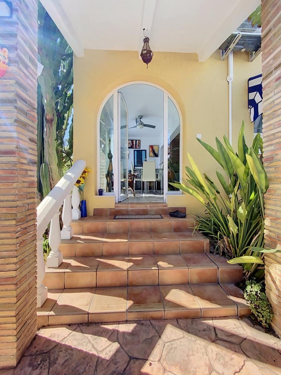 2 sovrum Semi-fristående Villa till salu i La Nucia med pool garage - 395 000 € (Ref: 10106529)