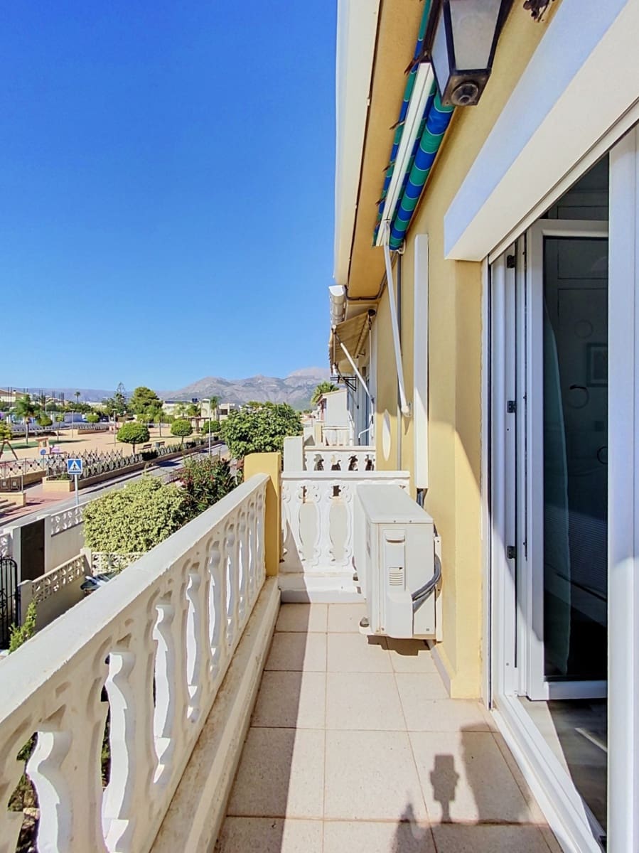 2 sovrum Semi-fristående Villa till salu i La Nucia med pool garage - 395 000 € (Ref: 10106529)