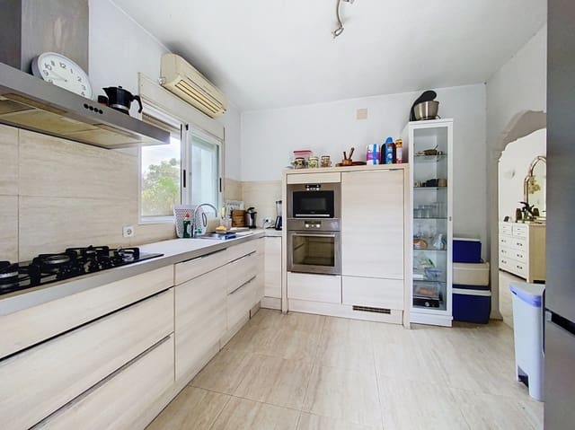 4 bedroom Villa for sale in Barranco Hondo, La Nucia with pool garage - € 375,000 (Ref: 10141398)