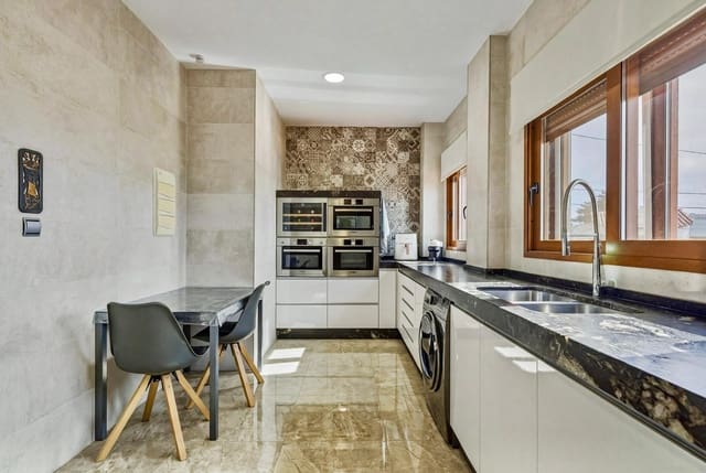 5 chambre Villa/Maison à vendre à La Nucia Pueblo  , La Nucia avec piscine garage - 980 000 € (Ref: 10145166)