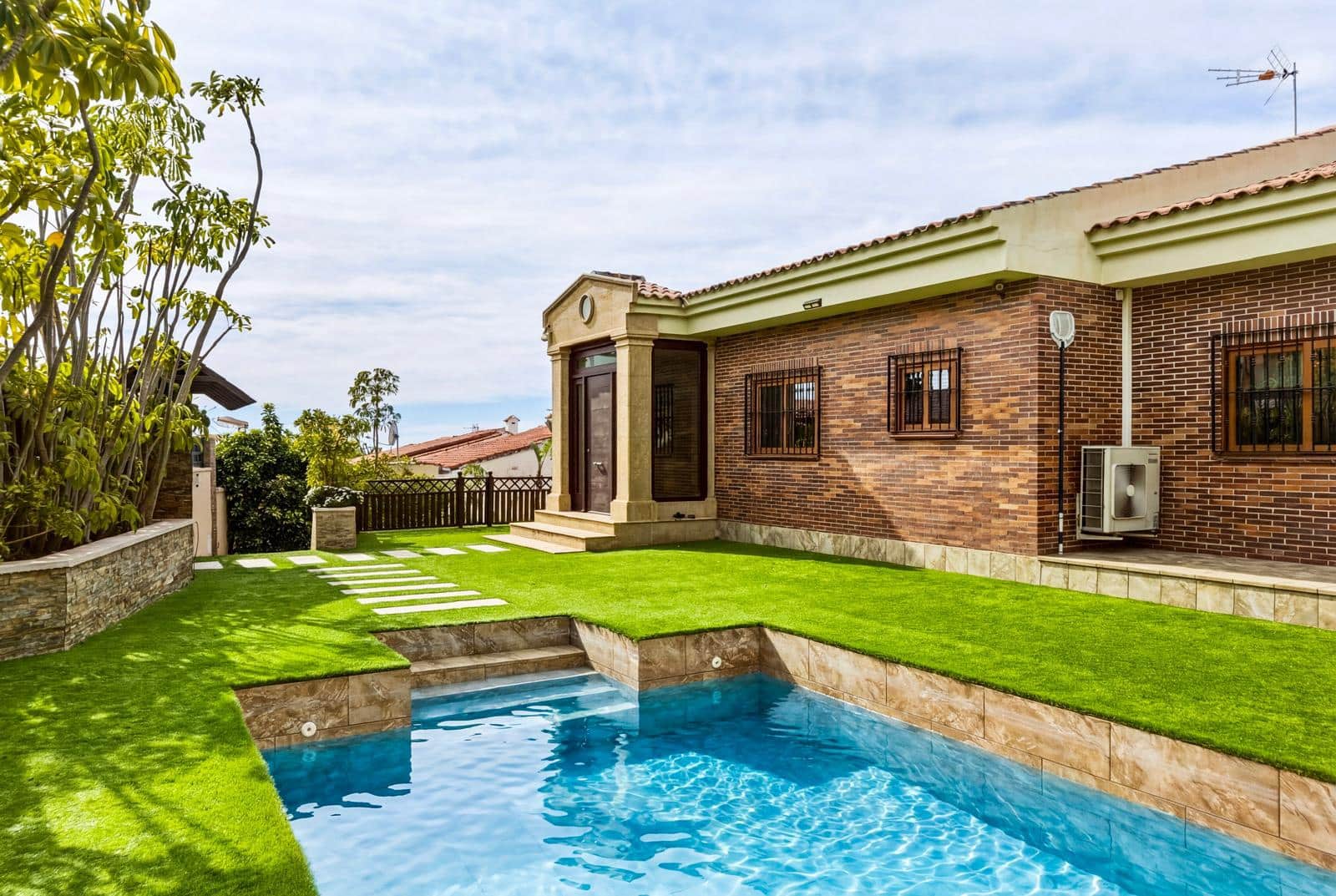 5 chambre Villa/Maison à vendre à La Nucia avec piscine garage - 980 000 € (Ref: 10145166)