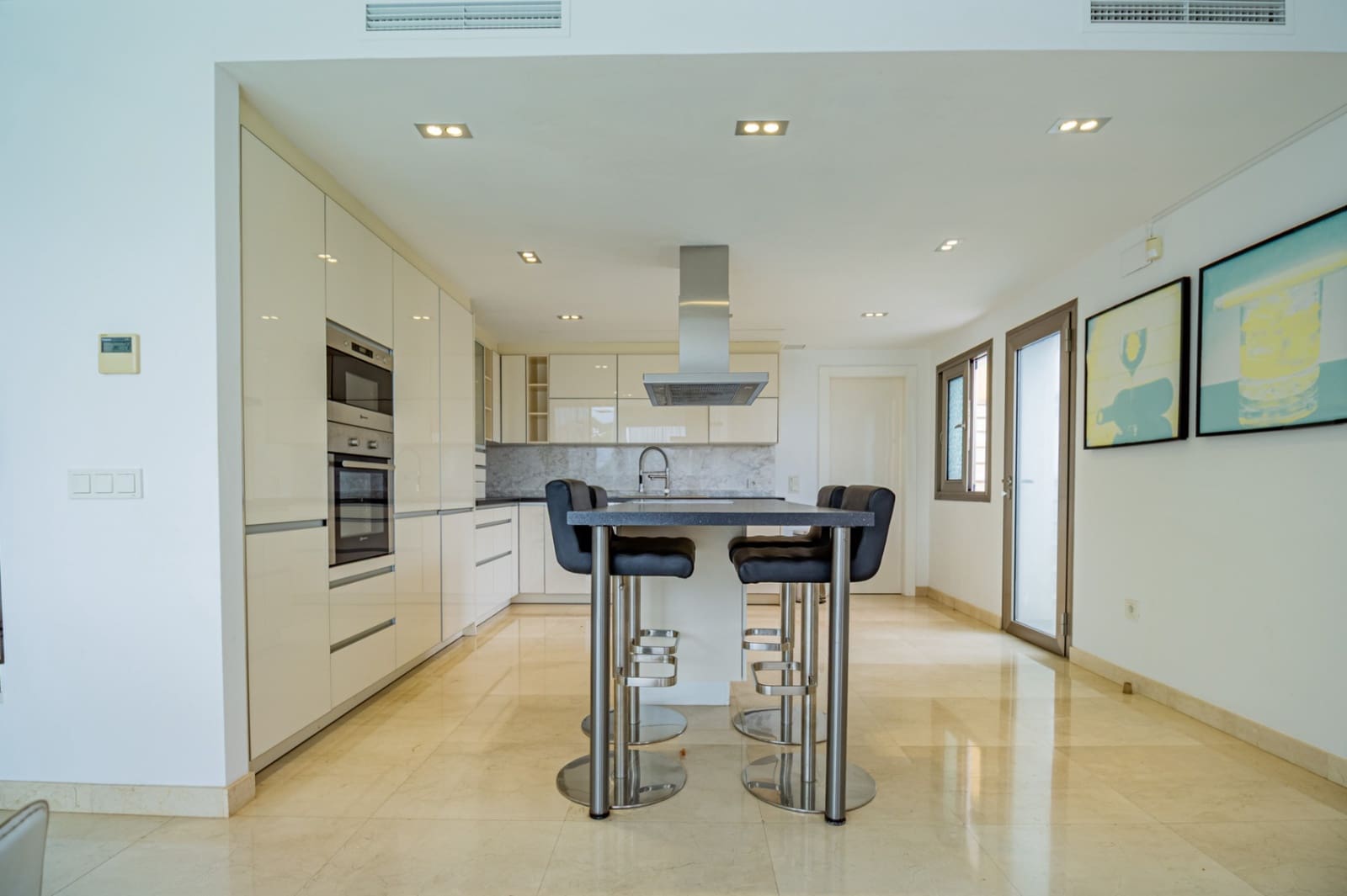 4 bedroom Villa for sale in Altea with pool garage - € 1,620,000 (Ref: 10156915)