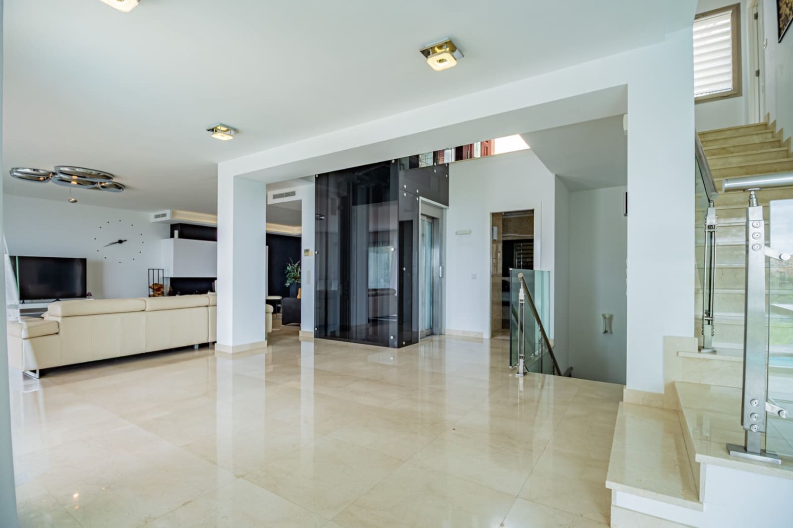 4 bedroom Villa for sale in Altea with pool garage - € 1,620,000 (Ref: 10156915)