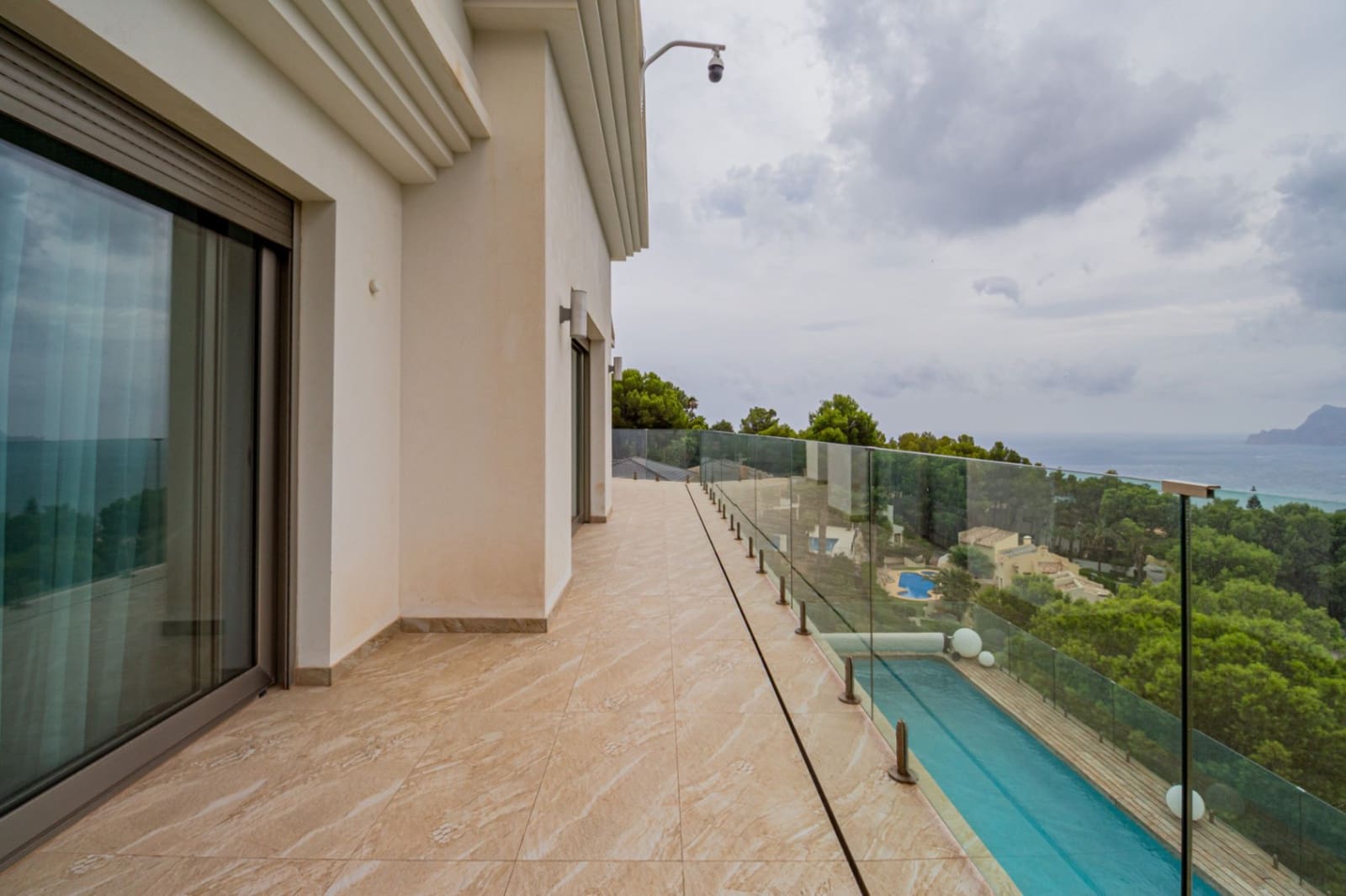 4 bedroom Villa for sale in Altea with pool garage - € 1,620,000 (Ref: 10156915)