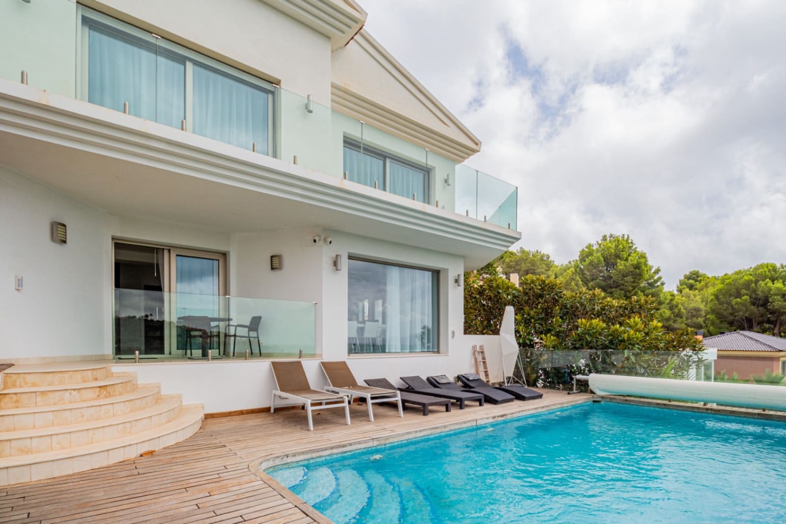 4 bedroom Villa for sale in Altea with pool garage - € 1,620,000 (Ref: 10156915)