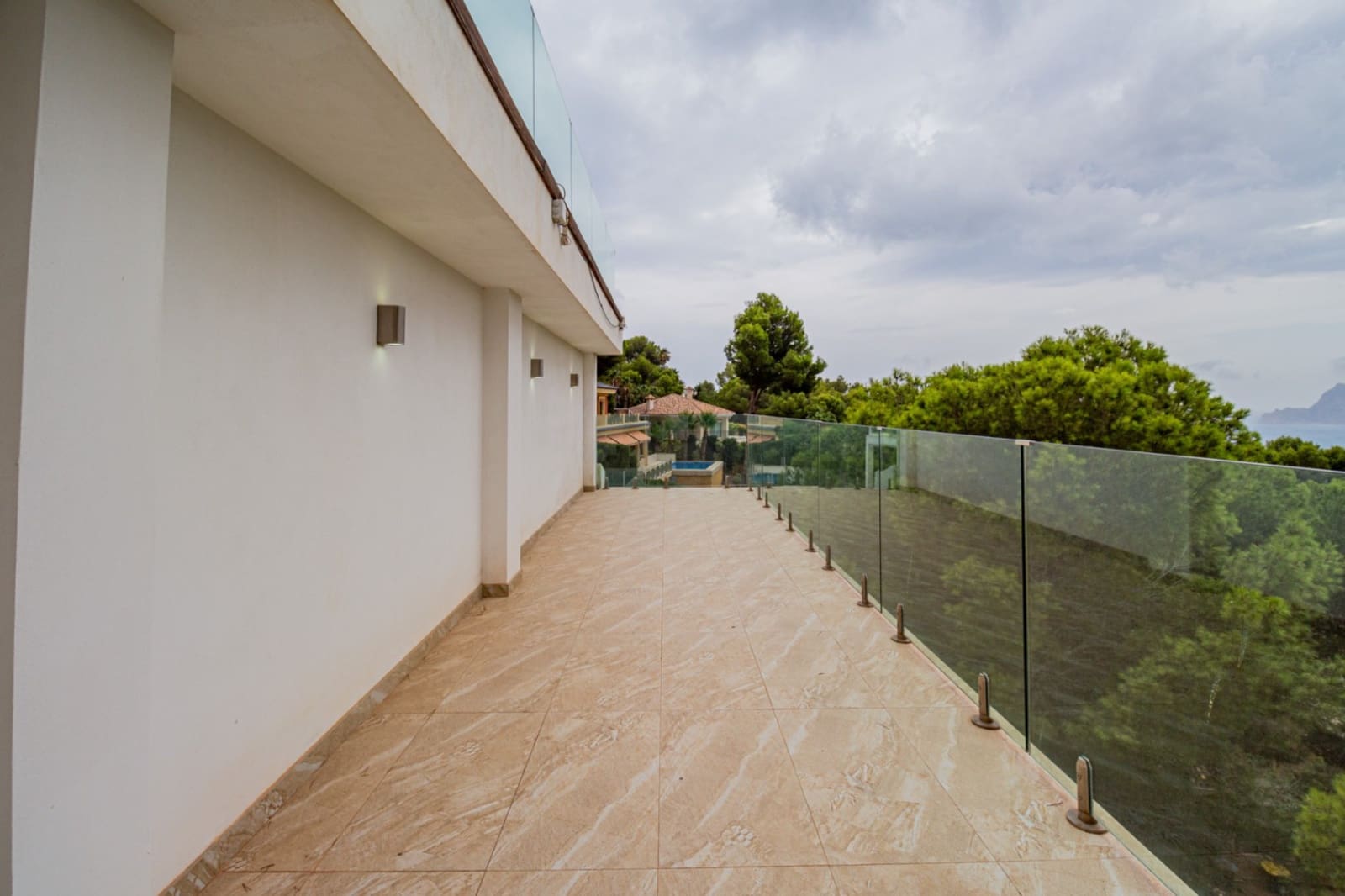 4 bedroom Villa for sale in Altea with pool garage - € 1,620,000 (Ref: 10156915)