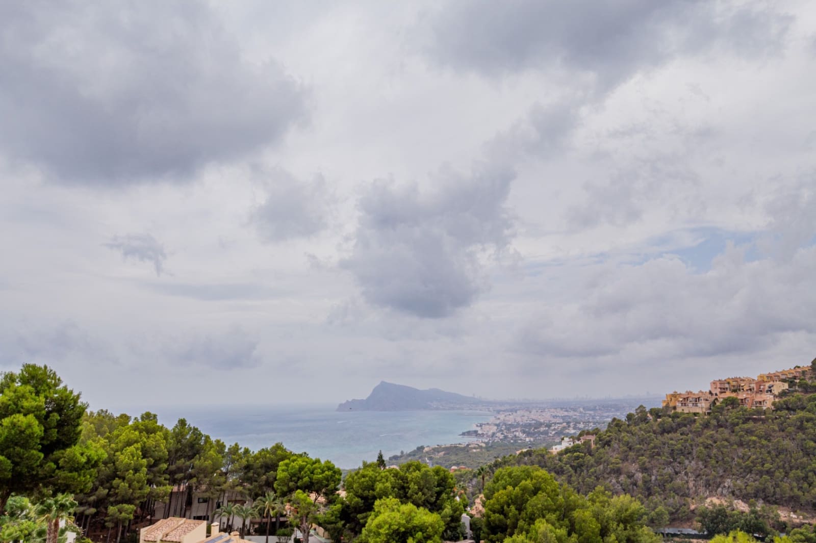 4 bedroom Villa for sale in Altea with pool garage - € 1,620,000 (Ref: 10156915)