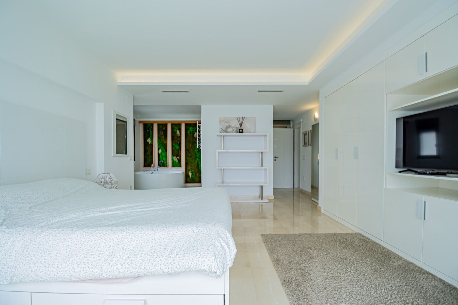 4 bedroom Villa for sale in Altea with pool garage - € 1,620,000 (Ref: 10156915)