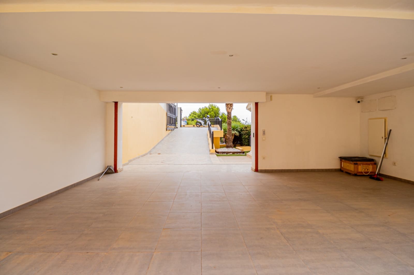4 bedroom Villa for sale in Altea with pool garage - € 1,620,000 (Ref: 10156915)