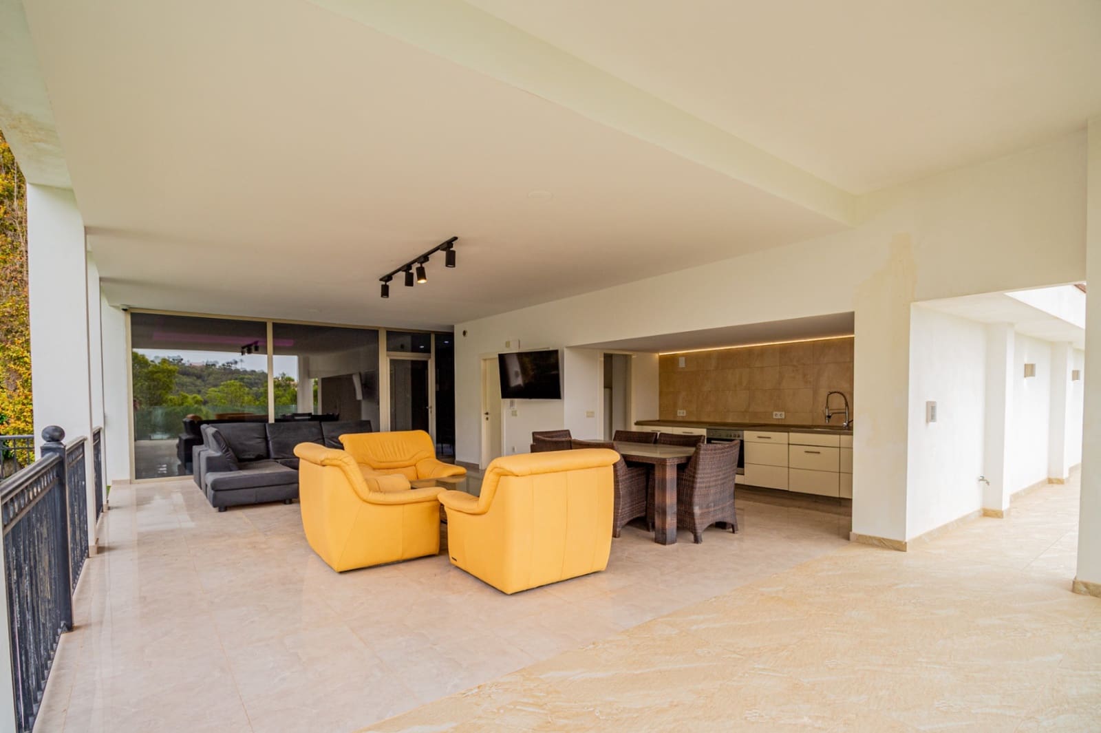 4 bedroom Villa for sale in Altea with pool garage - € 1,620,000 (Ref: 10156915)
