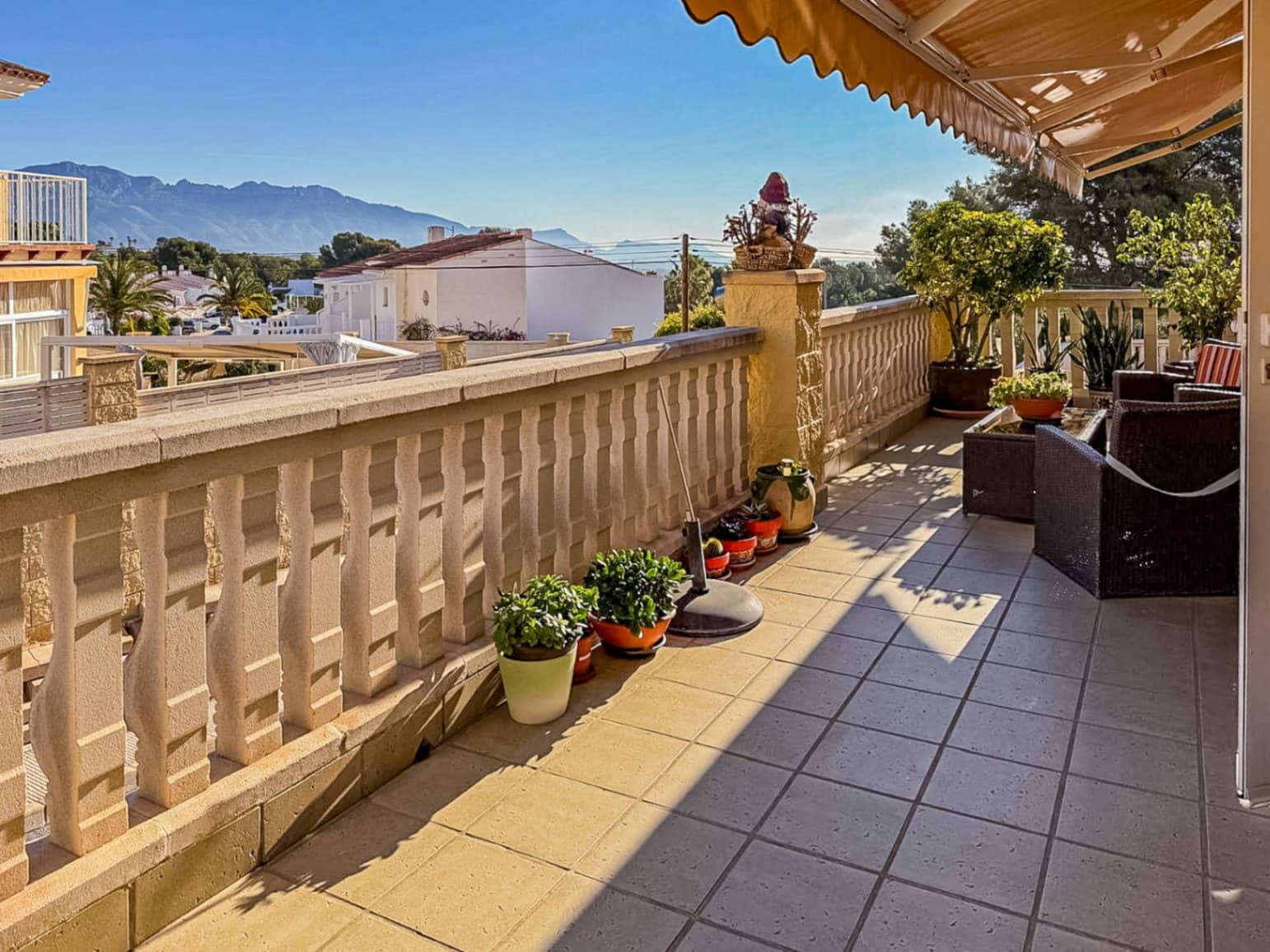 4 bedroom Villa for sale in La Nucia with pool garage - € 499,000 (Ref: 10159931)