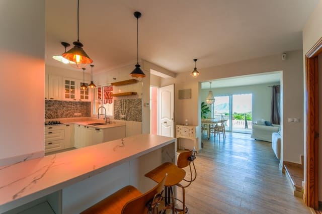 3 soveværelse Semi-Rækkehus til salg i Pueblo - Urbanizaciones, Alfaz del Pi / L'Alfàs del Pi med swimmingpool garage - € 429.500 (Ref: 10163806)