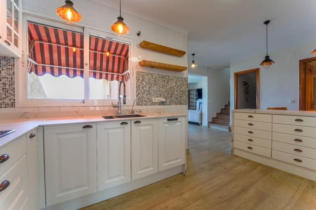 3 soveværelse Semi-Rækkehus til salg i Pueblo - Urbanizaciones, Alfaz del Pi / L'Alfàs del Pi med swimmingpool garage - € 429.500 (Ref: 10163806)