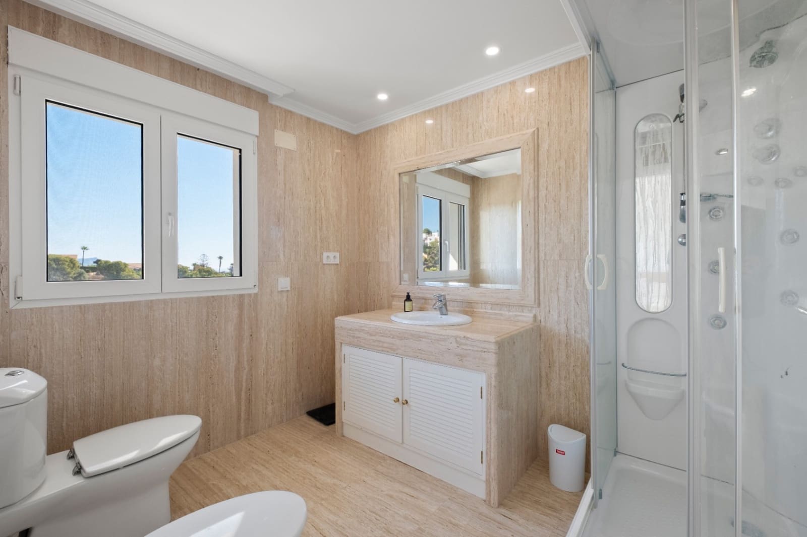 3 quarto Moradia para venda em La Nucia com piscina garagem - 1 300 000 € (Ref: 10166924)