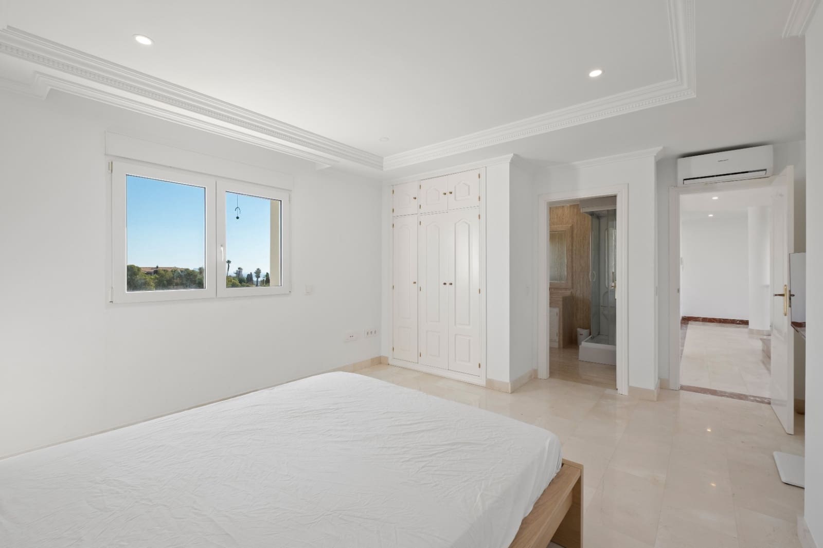 3 quarto Moradia para venda em La Nucia com piscina garagem - 1 300 000 € (Ref: 10166924)
