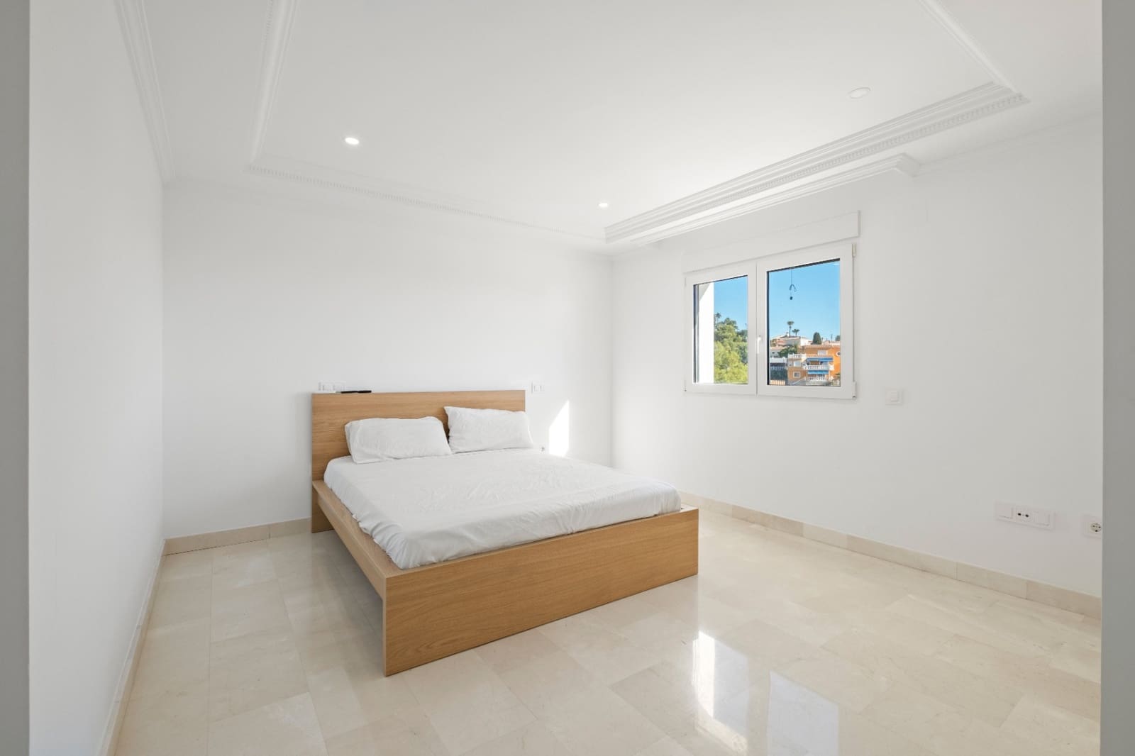 3 quarto Moradia para venda em La Nucia com piscina garagem - 1 300 000 € (Ref: 10166924)