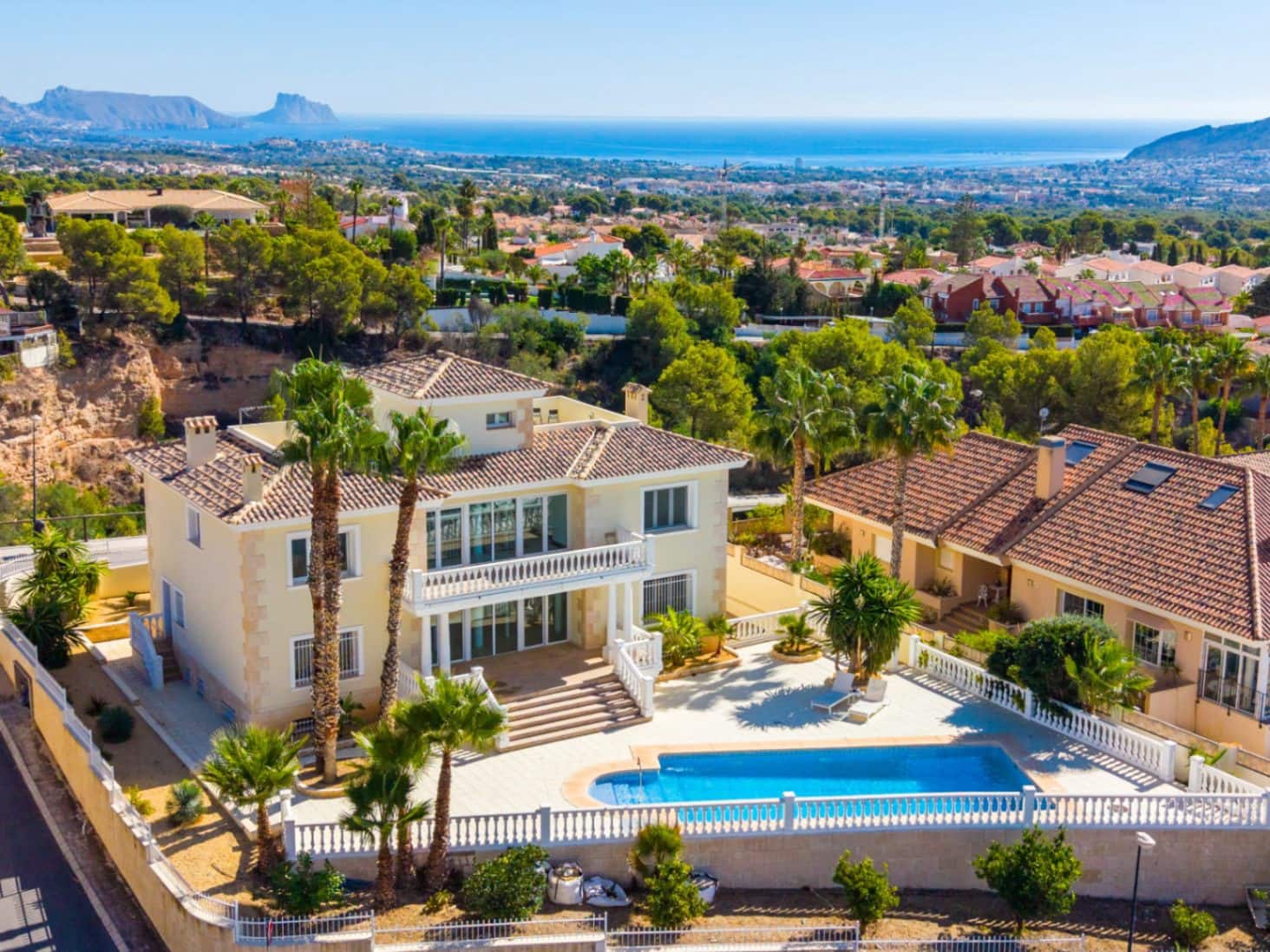 3 quarto Moradia para venda em La Nucia com piscina garagem - 1 300 000 € (Ref: 10166924)