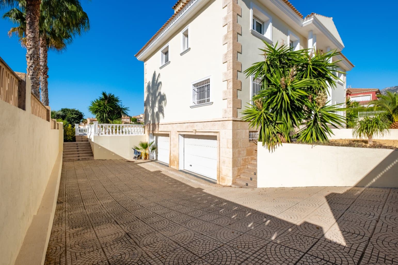 3 quarto Moradia para venda em La Nucia com piscina garagem - 1 300 000 € (Ref: 10166924)