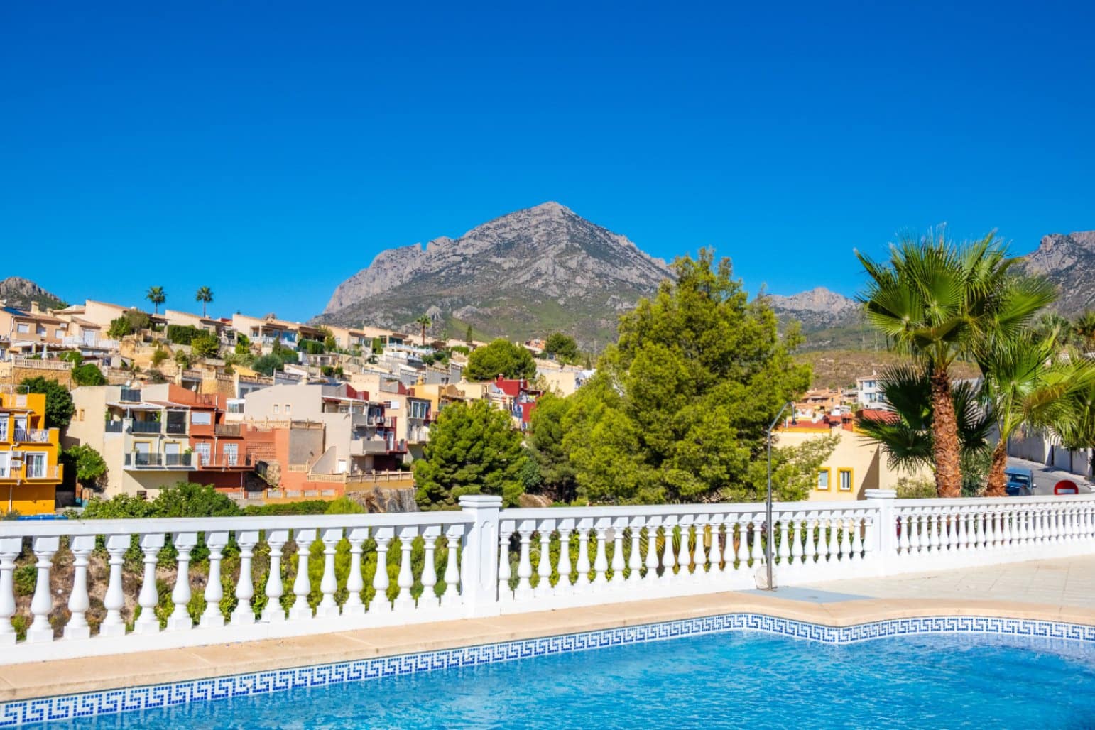 3 quarto Moradia para venda em La Nucia com piscina garagem - 1 300 000 € (Ref: 10166924)