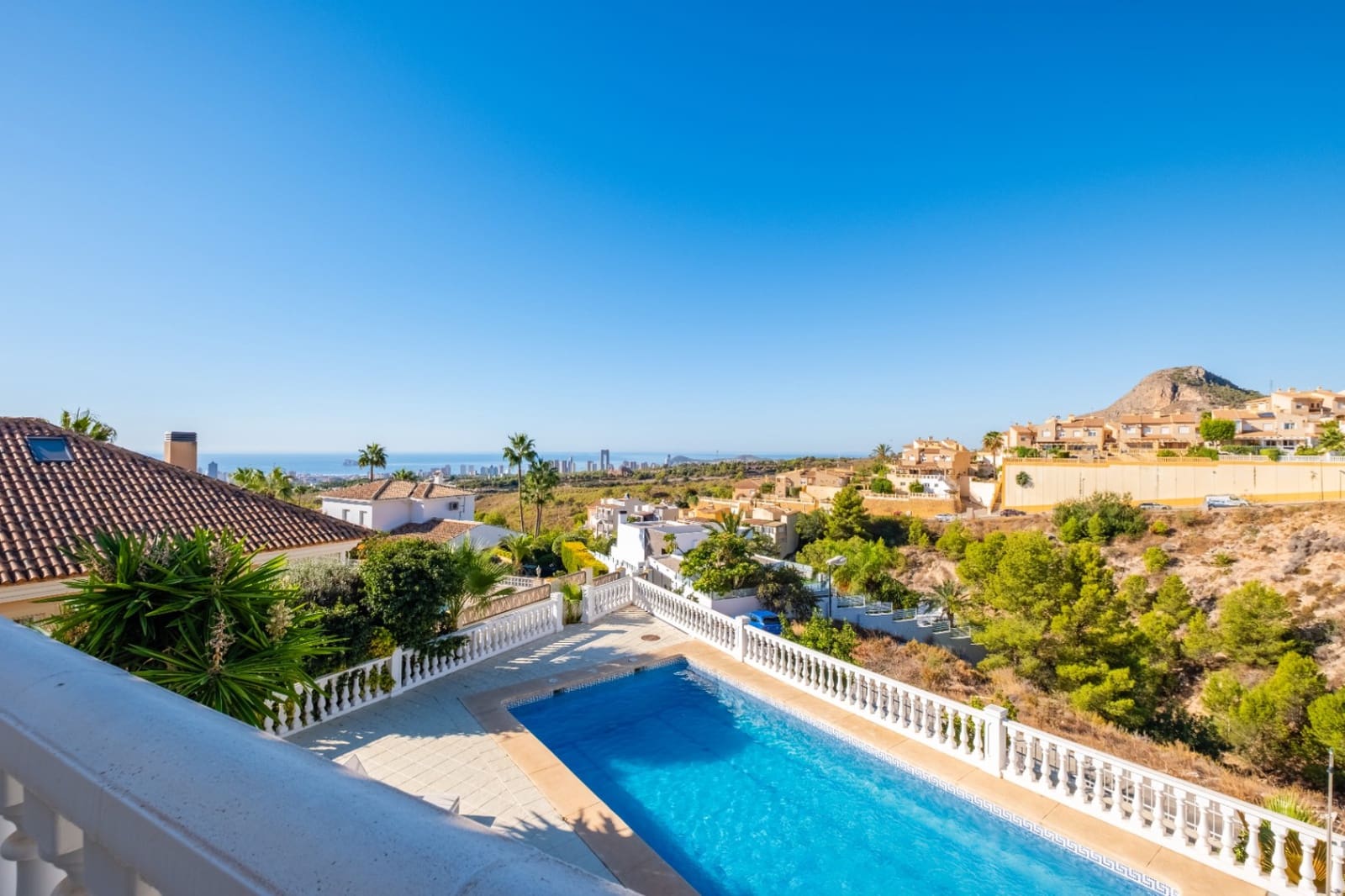 3 quarto Moradia para venda em La Nucia com piscina garagem - 1 300 000 € (Ref: 10166924)