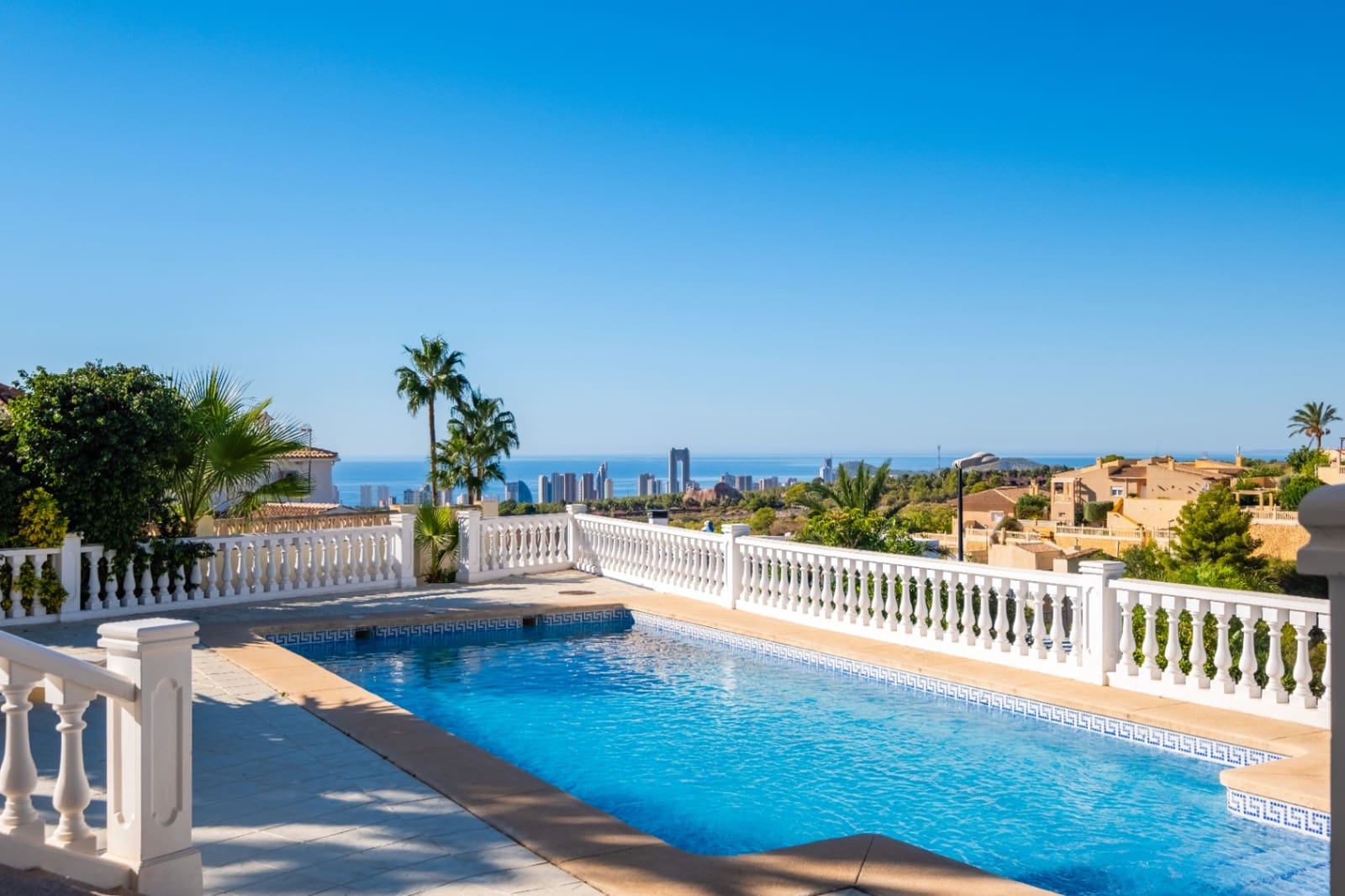 3 quarto Moradia para venda em La Nucia com piscina garagem - 1 300 000 € (Ref: 10166924)