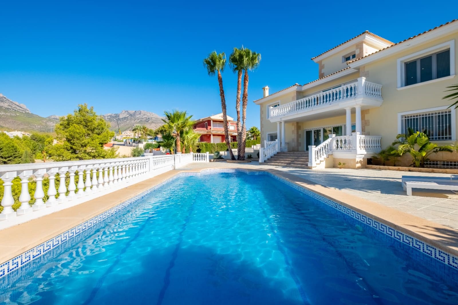 3 quarto Moradia para venda em La Nucia com piscina garagem - 1 300 000 € (Ref: 10166924)
