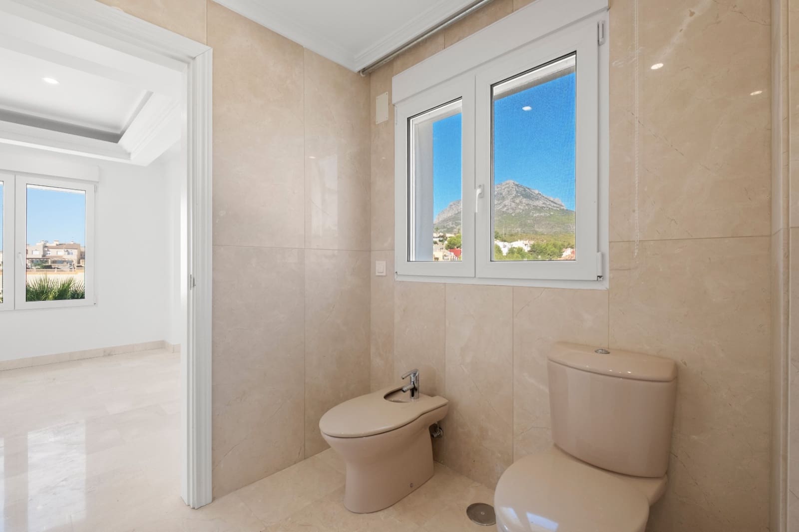 3 quarto Moradia para venda em La Nucia com piscina garagem - 1 300 000 € (Ref: 10166924)