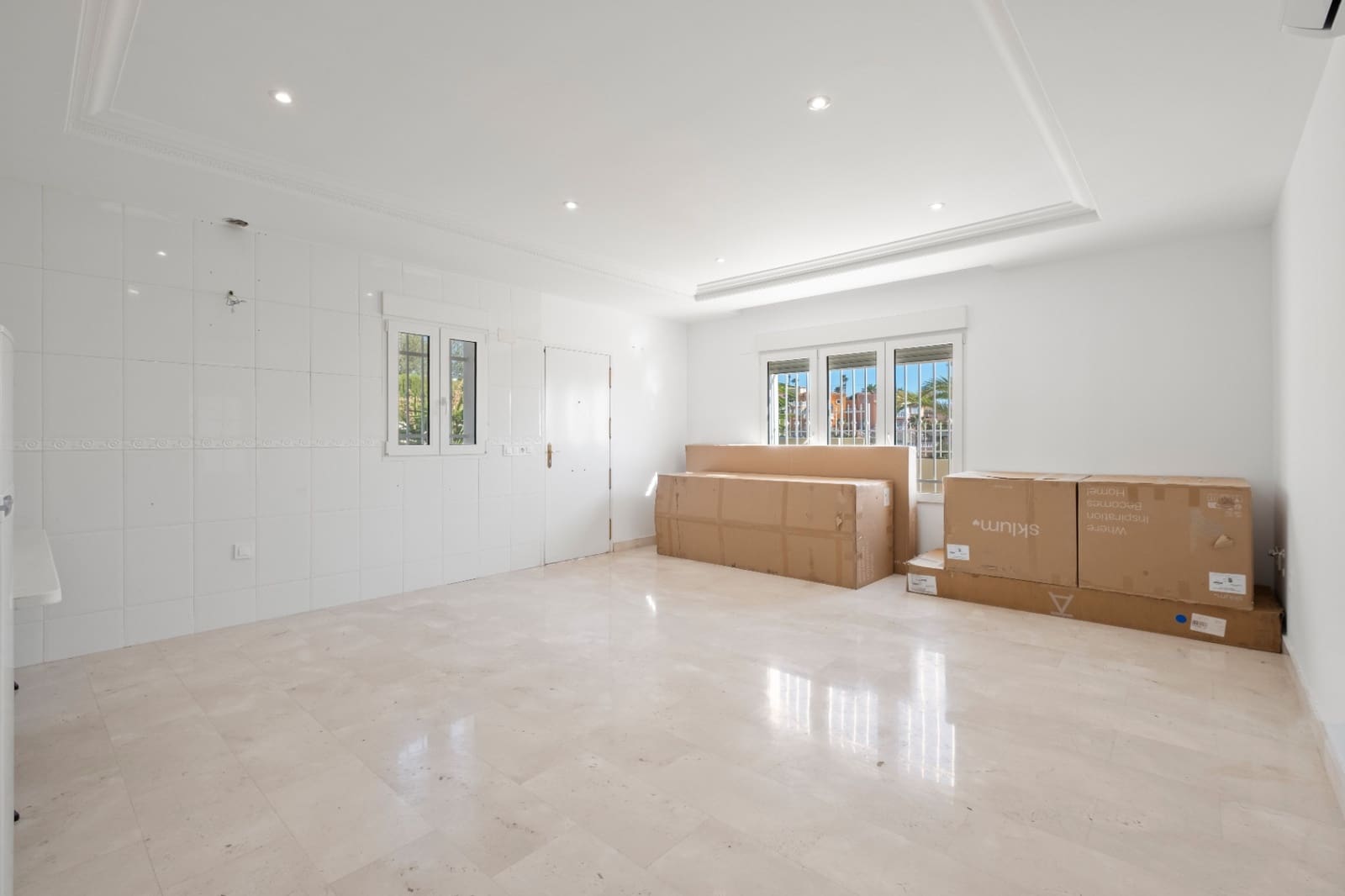 3 quarto Moradia para venda em La Nucia com piscina garagem - 1 300 000 € (Ref: 10166924)