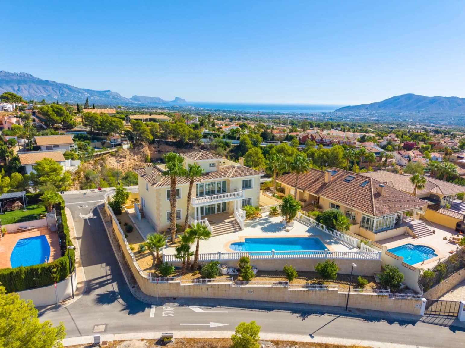 3 quarto Moradia para venda em La Nucia com piscina garagem - 1 300 000 € (Ref: 10166924)