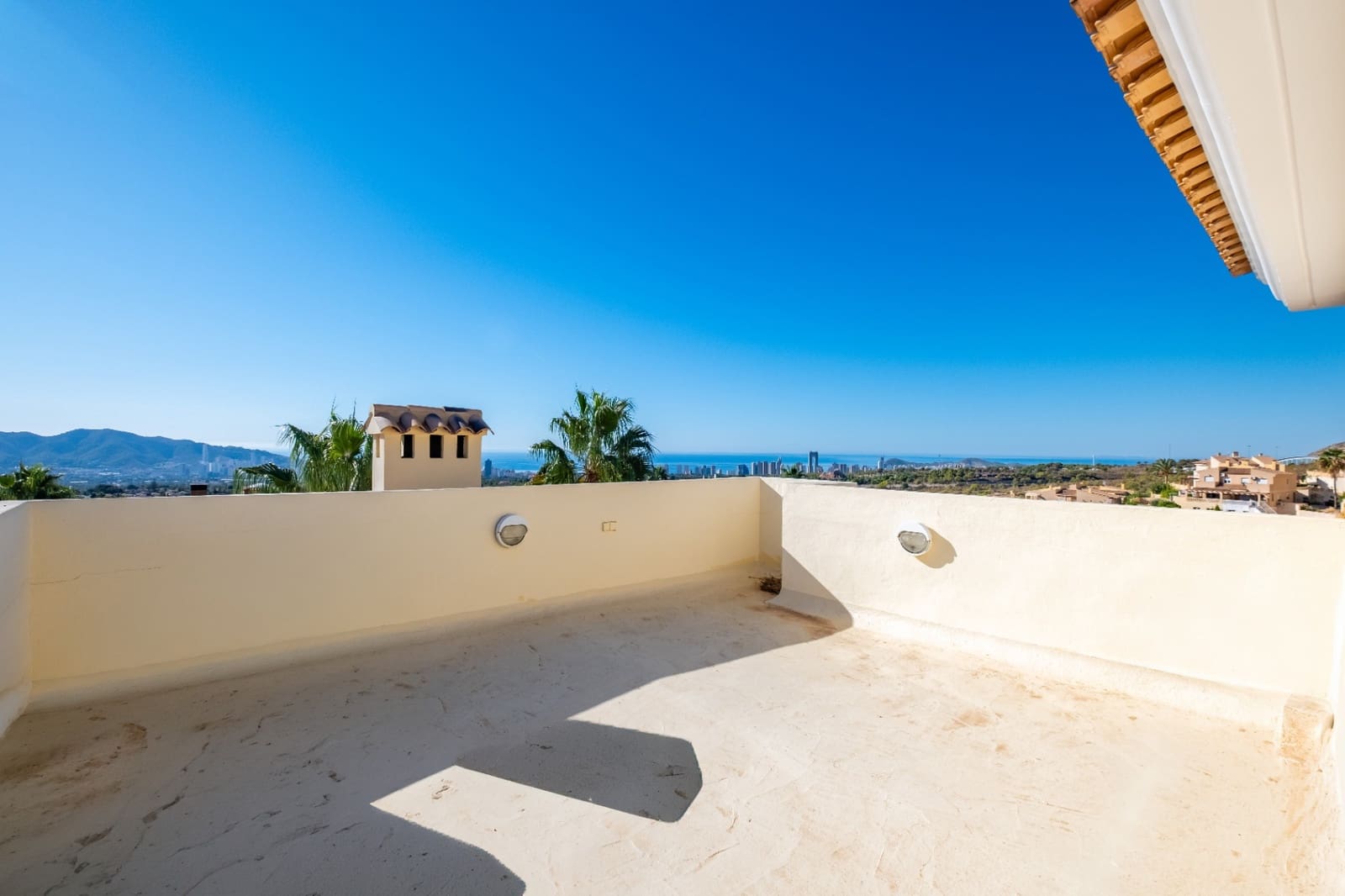 3 quarto Moradia para venda em La Nucia com piscina garagem - 1 300 000 € (Ref: 10166924)