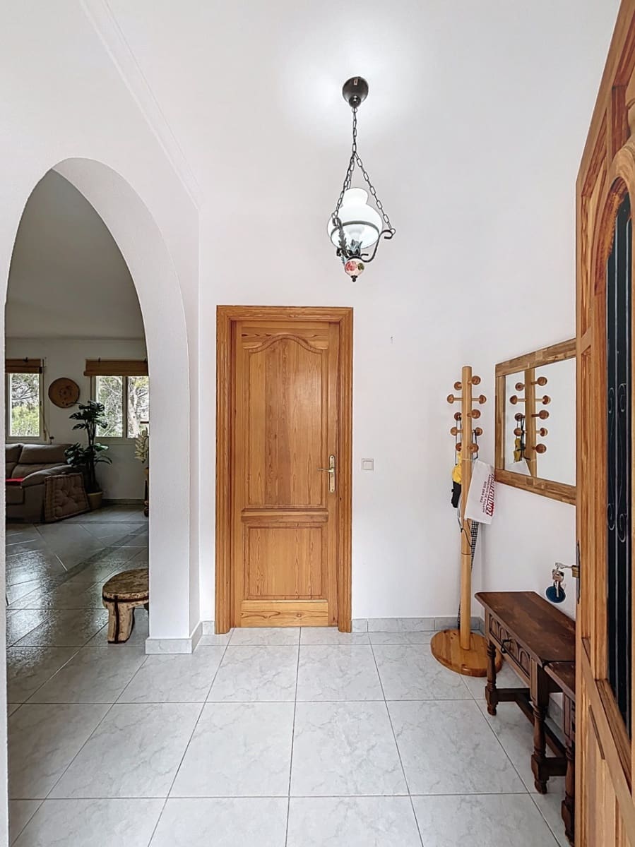 3 bedroom Villa for sale in Altea with pool garage - € 515,000 (Ref: 10169163)