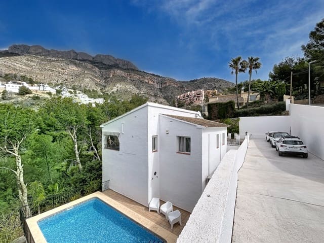 3 bedroom Villa for sale in Altea with pool garage - € 515,000 (Ref: 10169163)