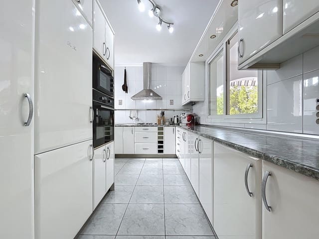 3 bedroom Villa for sale in Altea with pool garage - € 515,000 (Ref: 10169163)