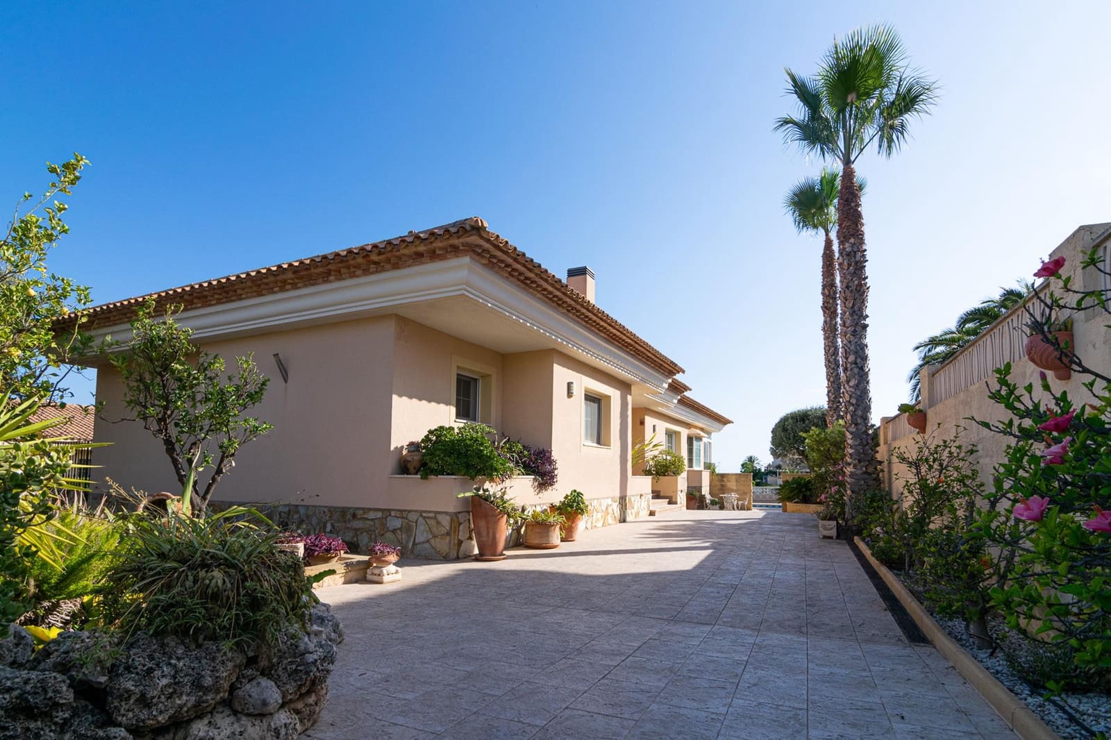 5 soverom Villa til salgs i La Nucia med svømmebasseng garasje - € 800 000 (Ref: 6566660)