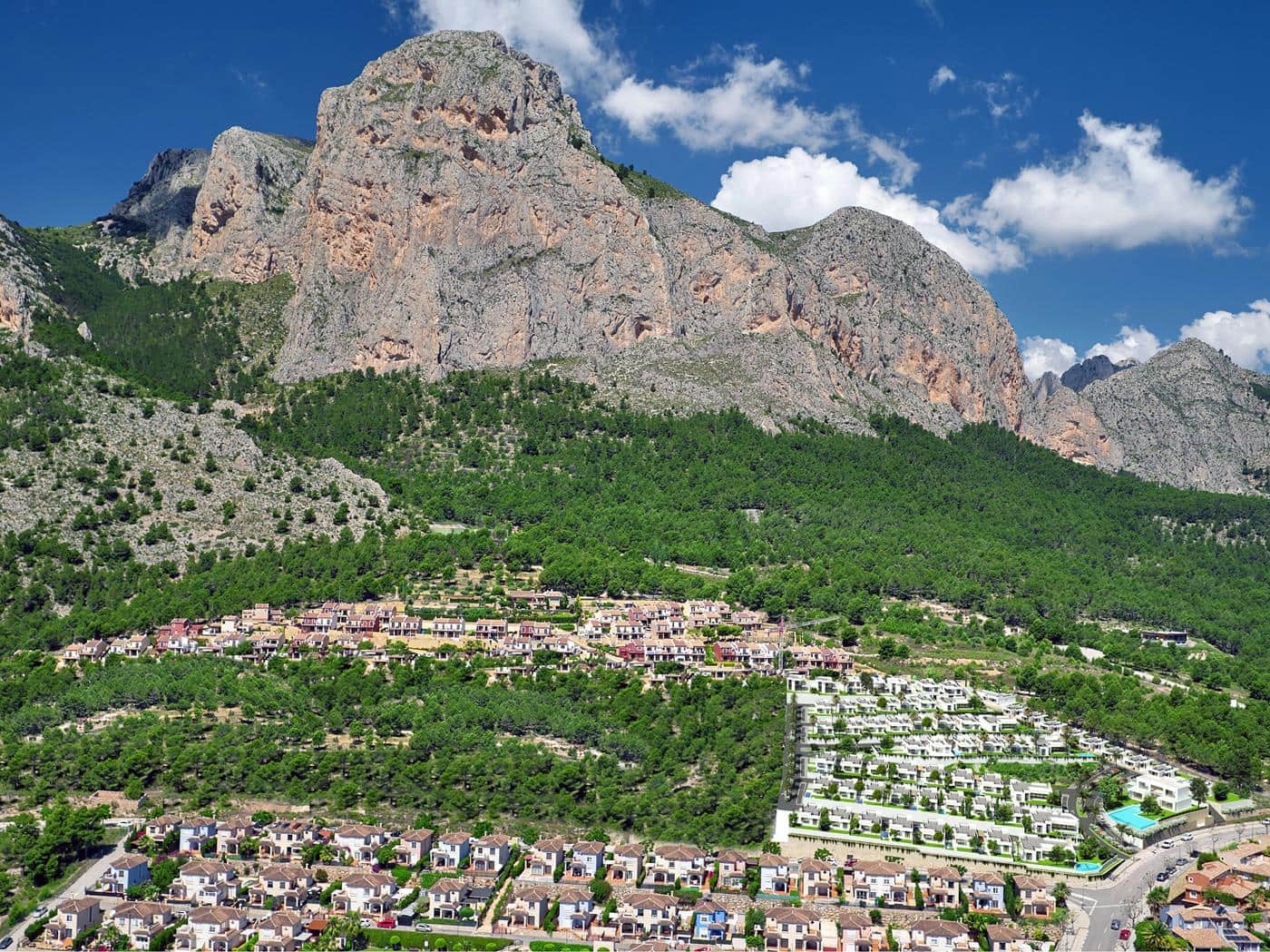 Chalet de 3 habitaciones en Polop en venta con piscina garaje - 470.000 € (Ref: 6566674)