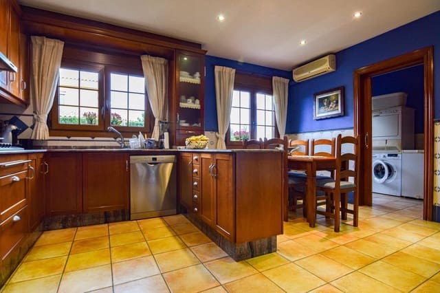 6 quarto Moradia para venda em El Tossal - Bello Horizonte  , La Nucia com piscina garagem - 840 000 € (Ref: 6566682)