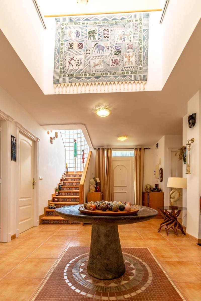 4 soveværelse Villa til salg i Finestrat med garage - € 970.000 (Ref: 6566689)