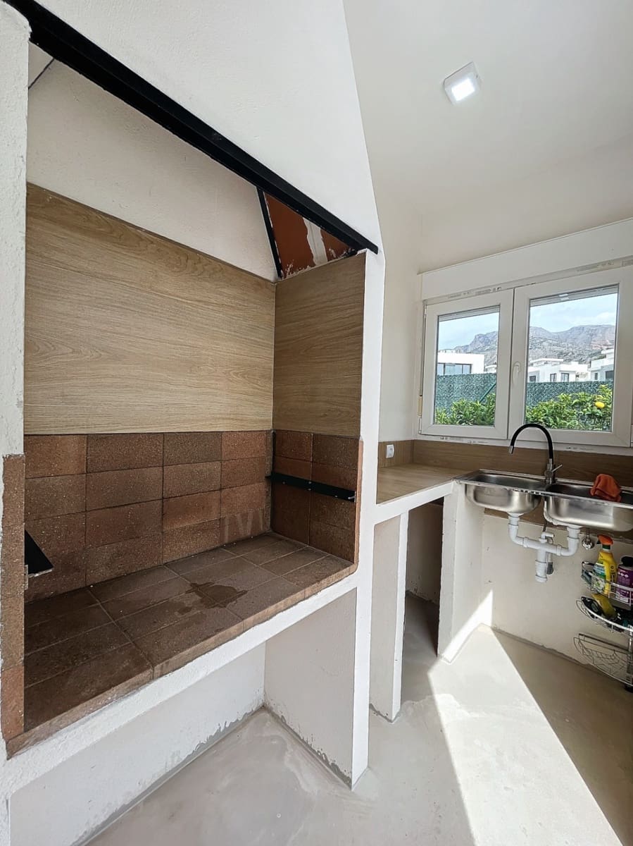 4 soveværelse Villa til salg i La Nucia med garage - € 580.000 (Ref: 6566690)