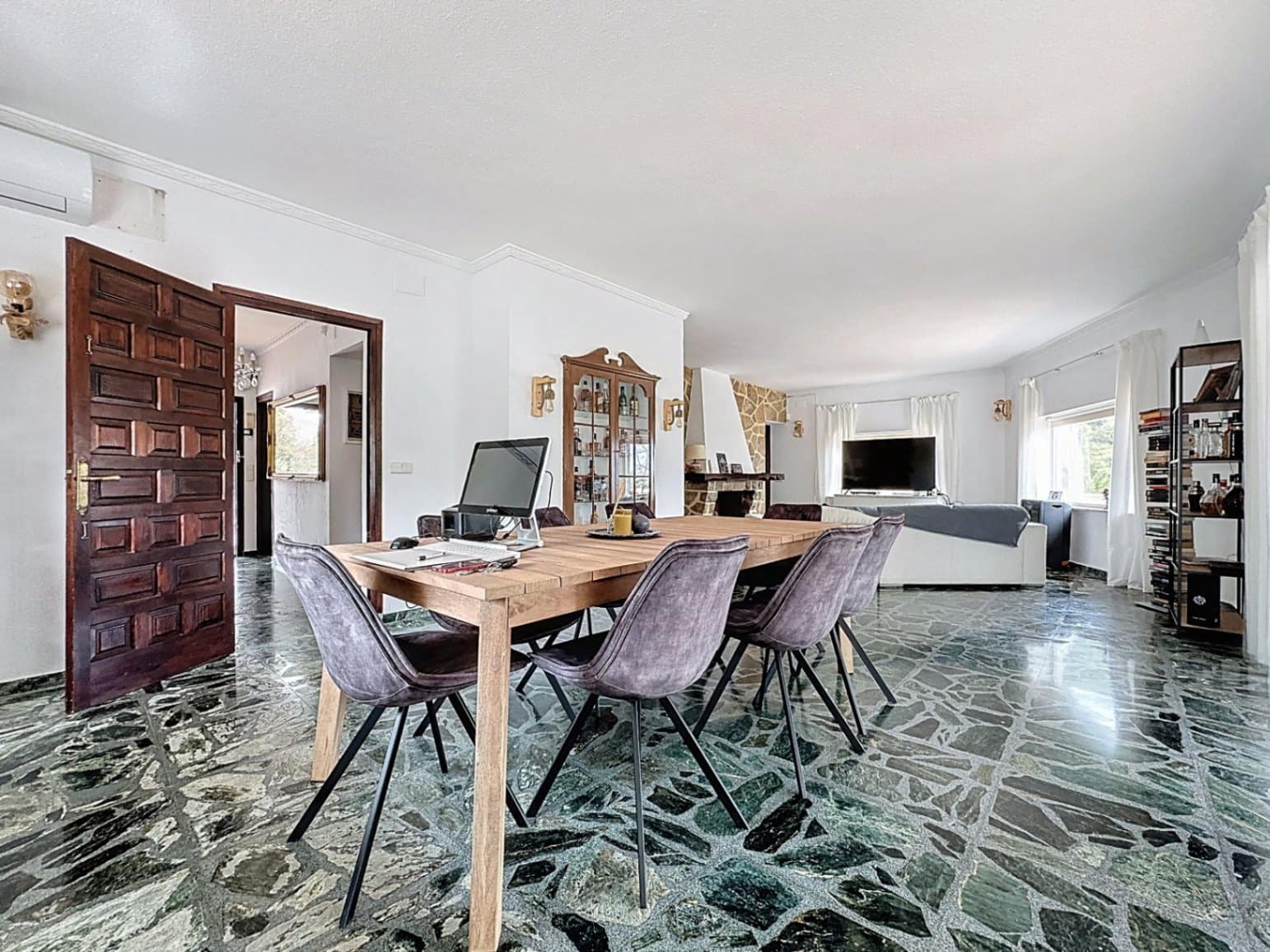 3 soverom Villa til leie i Alfaz del Pi / L'Alfas del Pi med svømmebasseng garasje - € 3 500 (Ref: 6566726)