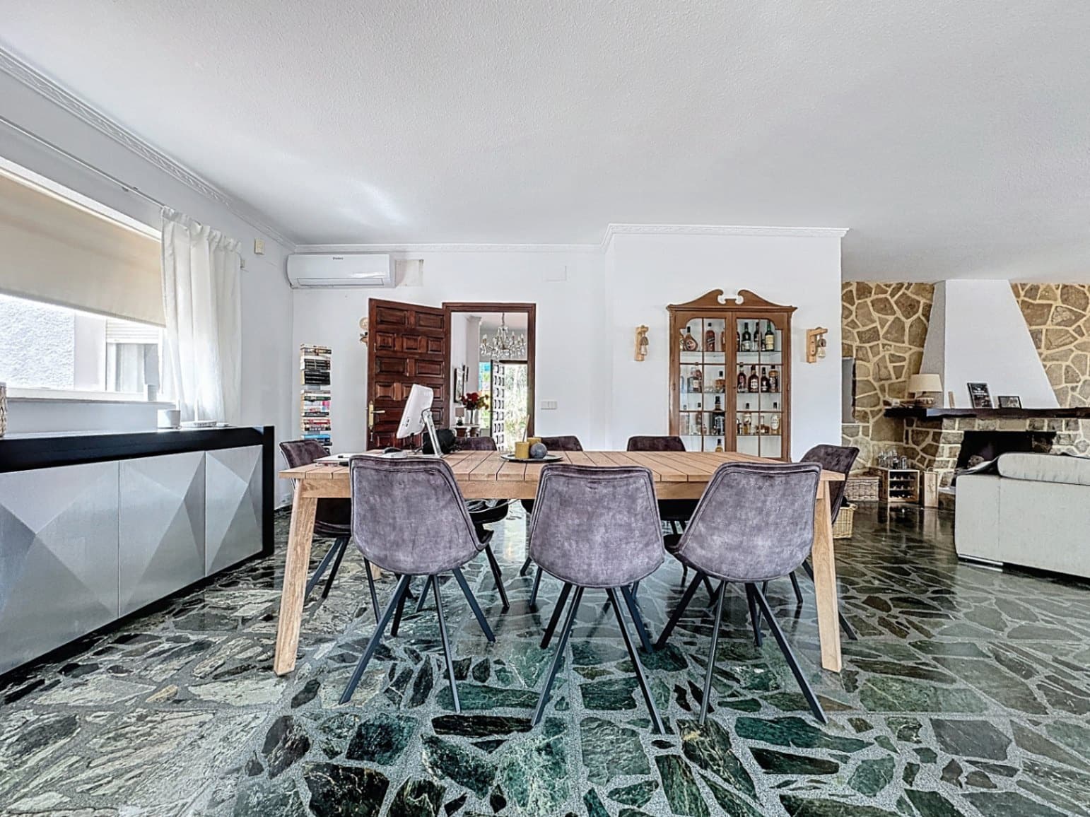 3 soverom Villa til leie i Alfaz del Pi / L'Alfas del Pi med svømmebasseng garasje - € 3 500 (Ref: 6566726)