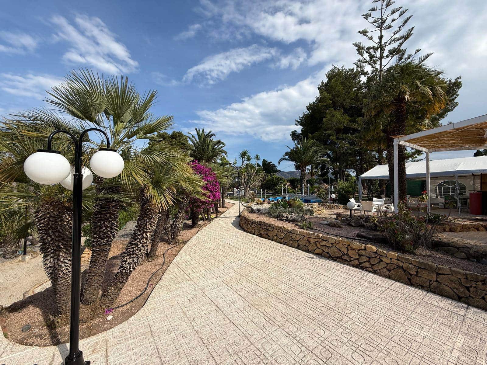 3 soverom Villa til leie i Alfaz del Pi / L'Alfas del Pi med svømmebasseng garasje - € 3 500 (Ref: 6566726)