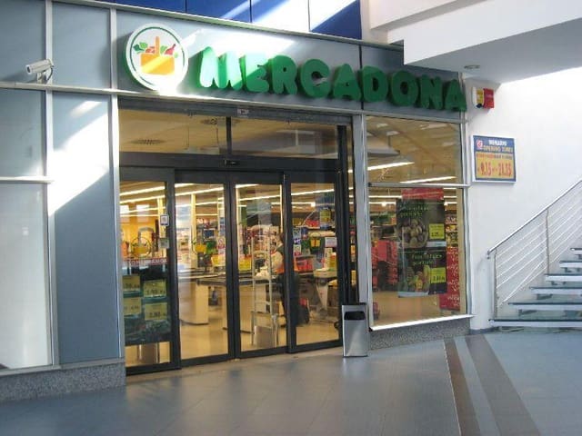 Kommersiell til salgs i Altea med garasje - € 305 000 (Ref: 6870903)