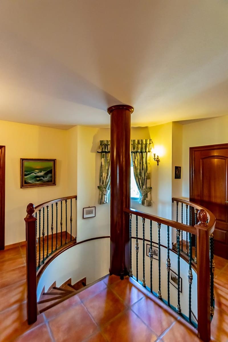 8 chambre Villa/Maison à vendre à Alfaz del Pi / L'Alfas del Pi avec piscine garage - 2 450 000 € (Ref: 6870918)