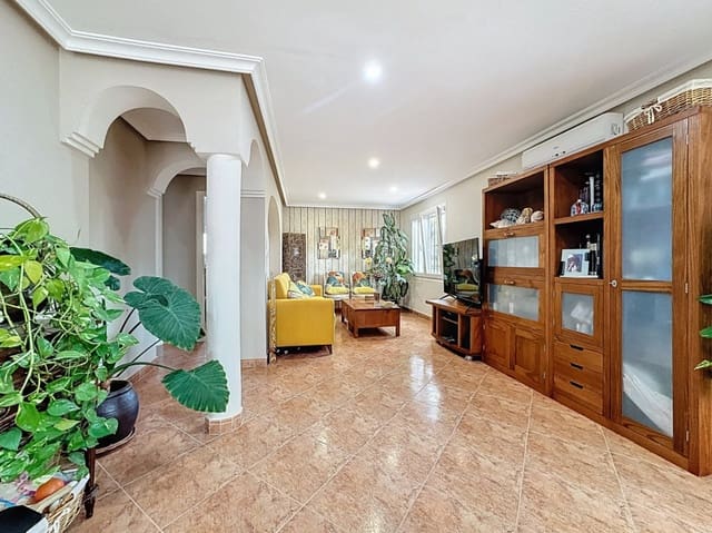 4 bedroom Villa for sale in La Torre, La Nucia with pool garage - € 445,000 (Ref: 6871050)