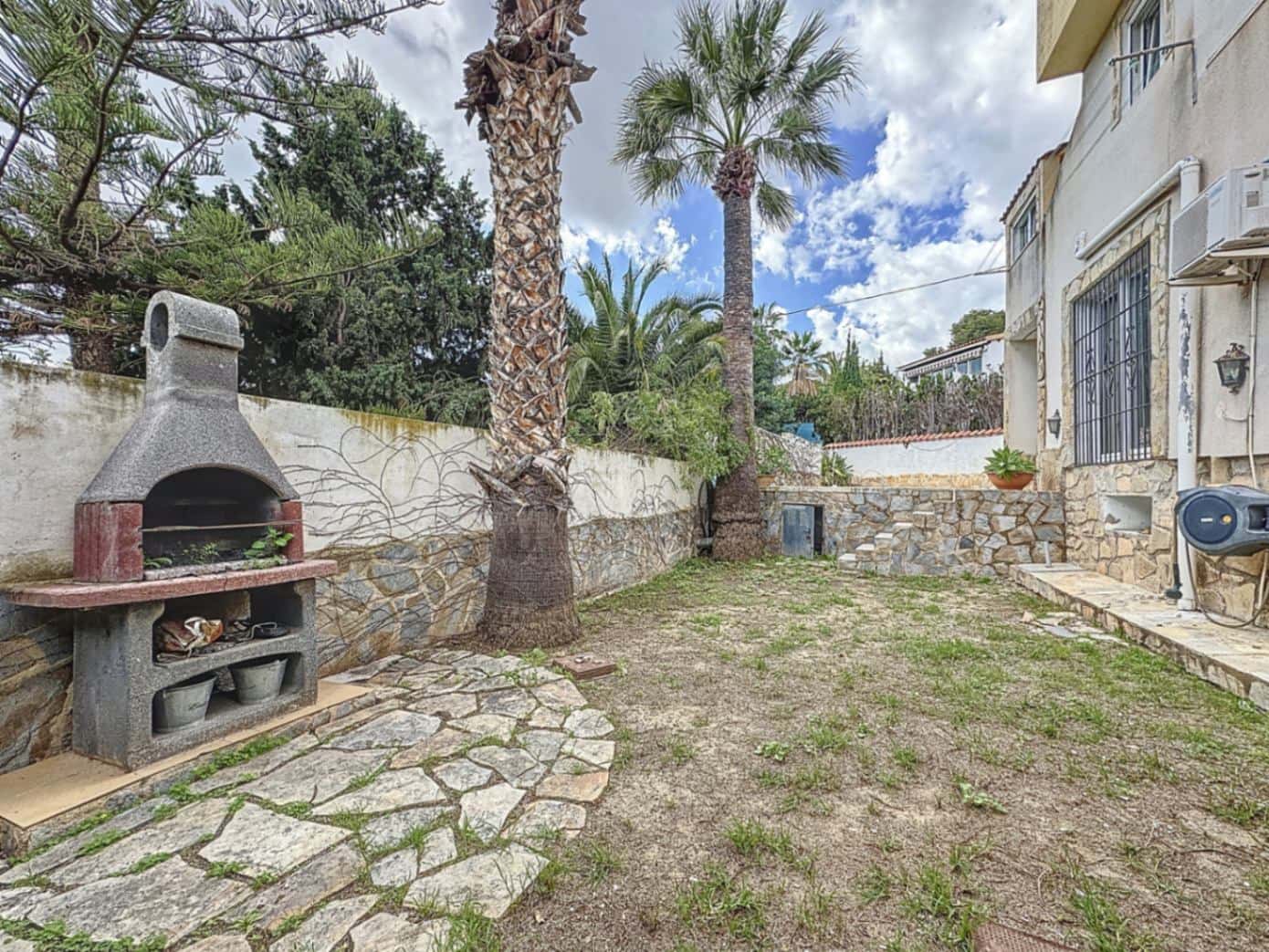 4 soveværelse Villa til salg i La Torre med swimmingpool garage - € 445.000 (Ref: 6871050)