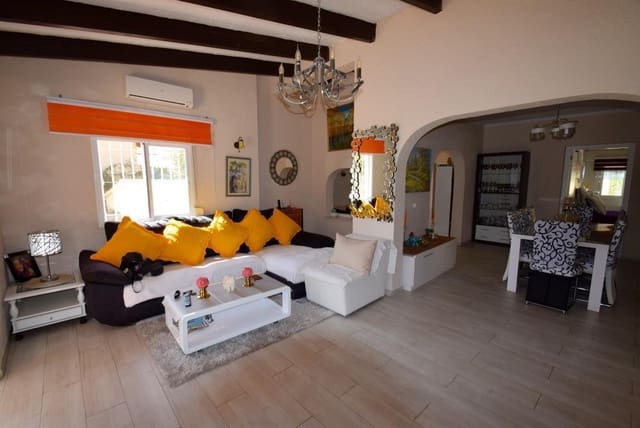 Chalet de 3 habitaciones en Pueblo - Urbanizaciones, Alfaz del Pi / L'Alfàs del Pi en venta con piscina garaje - 495.000 € (Ref: 6871068)