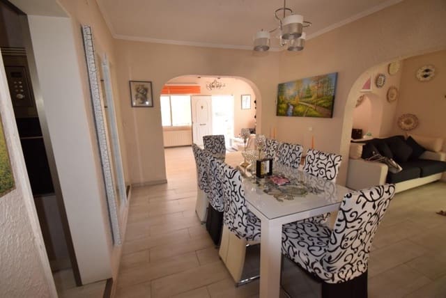 Chalet de 3 habitaciones en Pueblo - Urbanizaciones, Alfaz del Pi / L'Alfàs del Pi en venta con piscina garaje - 495.000 € (Ref: 6871068)