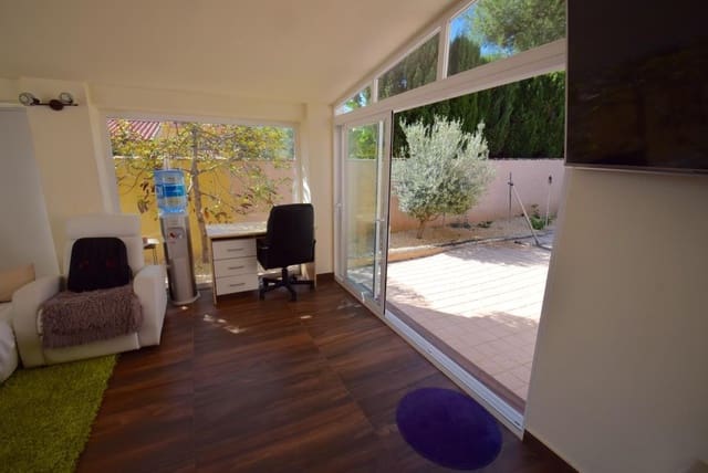 Chalet de 3 habitaciones en Pueblo - Urbanizaciones, Alfaz del Pi / L'Alfàs del Pi en venta con piscina garaje - 495.000 € (Ref: 6871068)