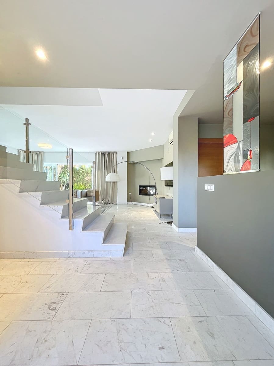 4 bedroom Villa for sale in Albir with pool garage - € 950,000 (Ref: 6871126)