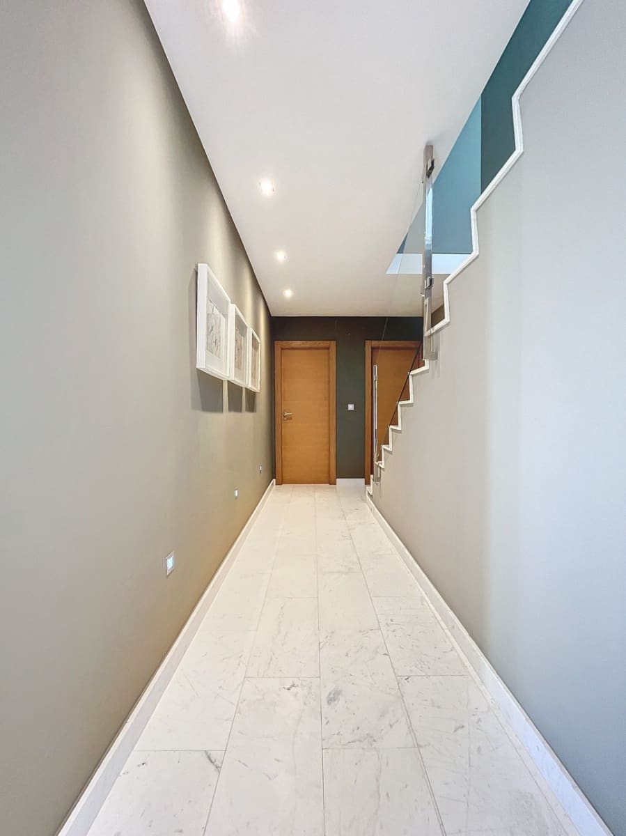 4 bedroom Villa for sale in Albir with pool garage - € 950,000 (Ref: 6871126)